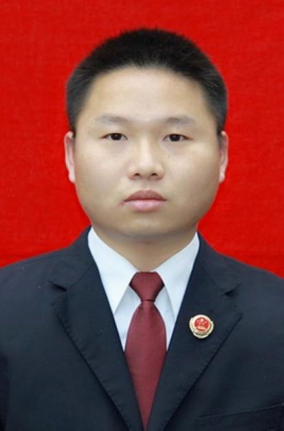 柳彬 党组成员、政治部主任